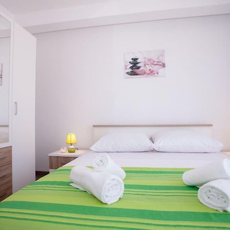 Apartments Mia 4&5 Baška Voda Екстериор снимка
