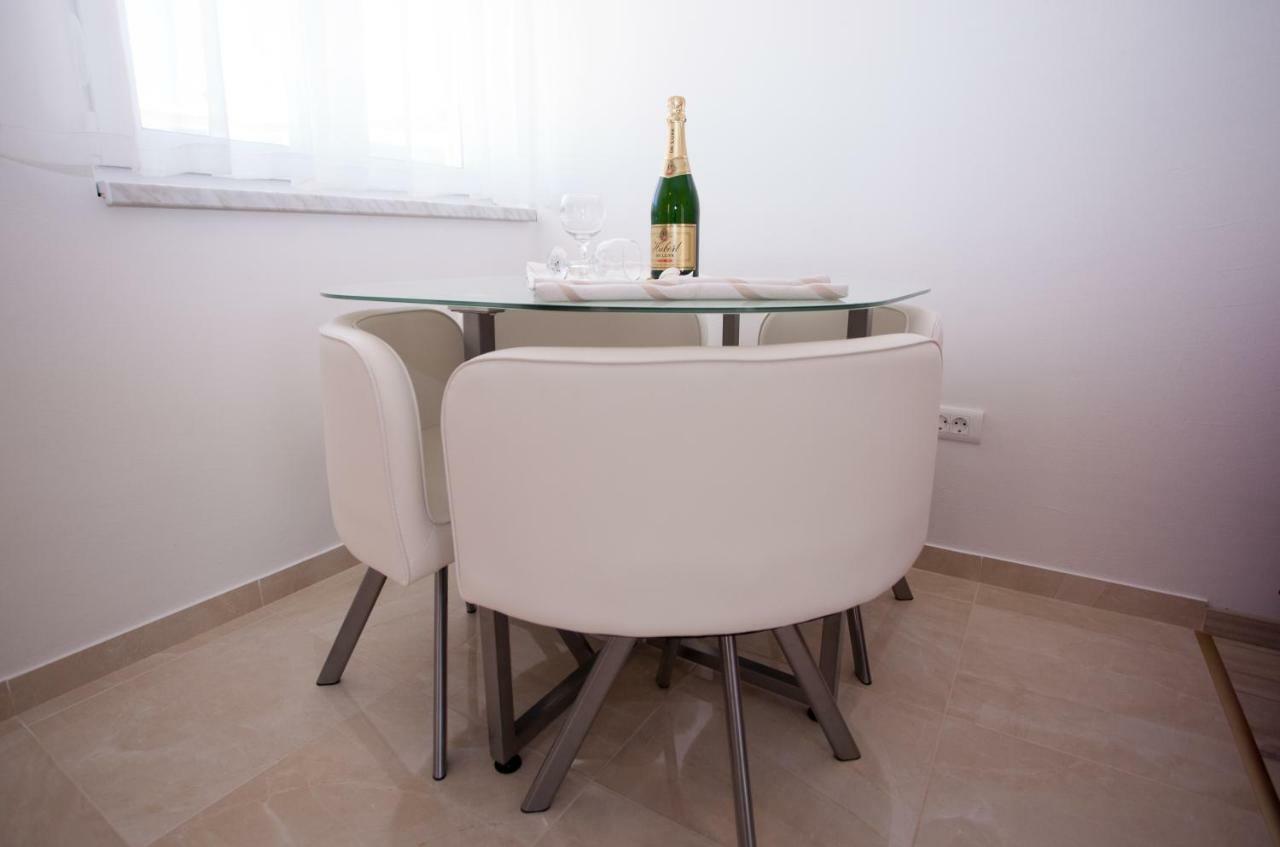 Apartments Mia 4&5 Baška Voda Екстериор снимка