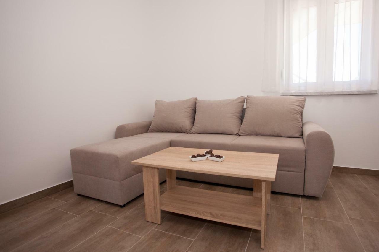 Apartments Mia 4&5 Baška Voda Екстериор снимка