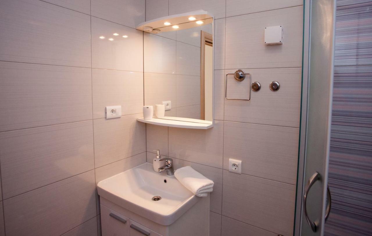 Apartments Mia 4&5 Baška Voda Екстериор снимка