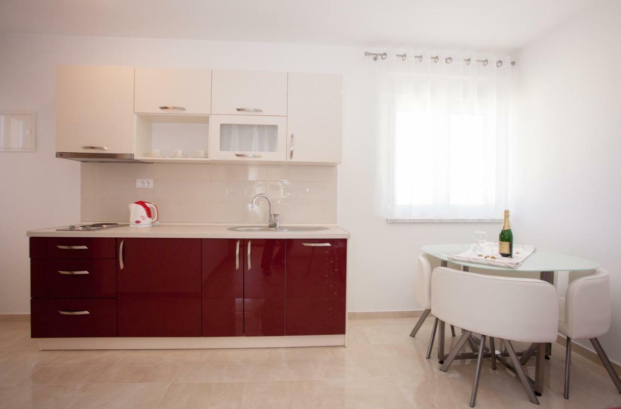 Apartments Mia 4&5 Baška Voda Екстериор снимка