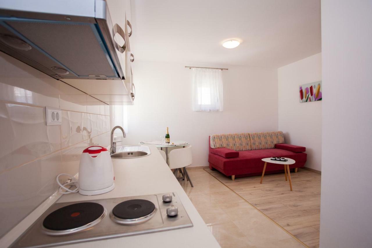 Apartments Mia 4&5 Baška Voda Екстериор снимка