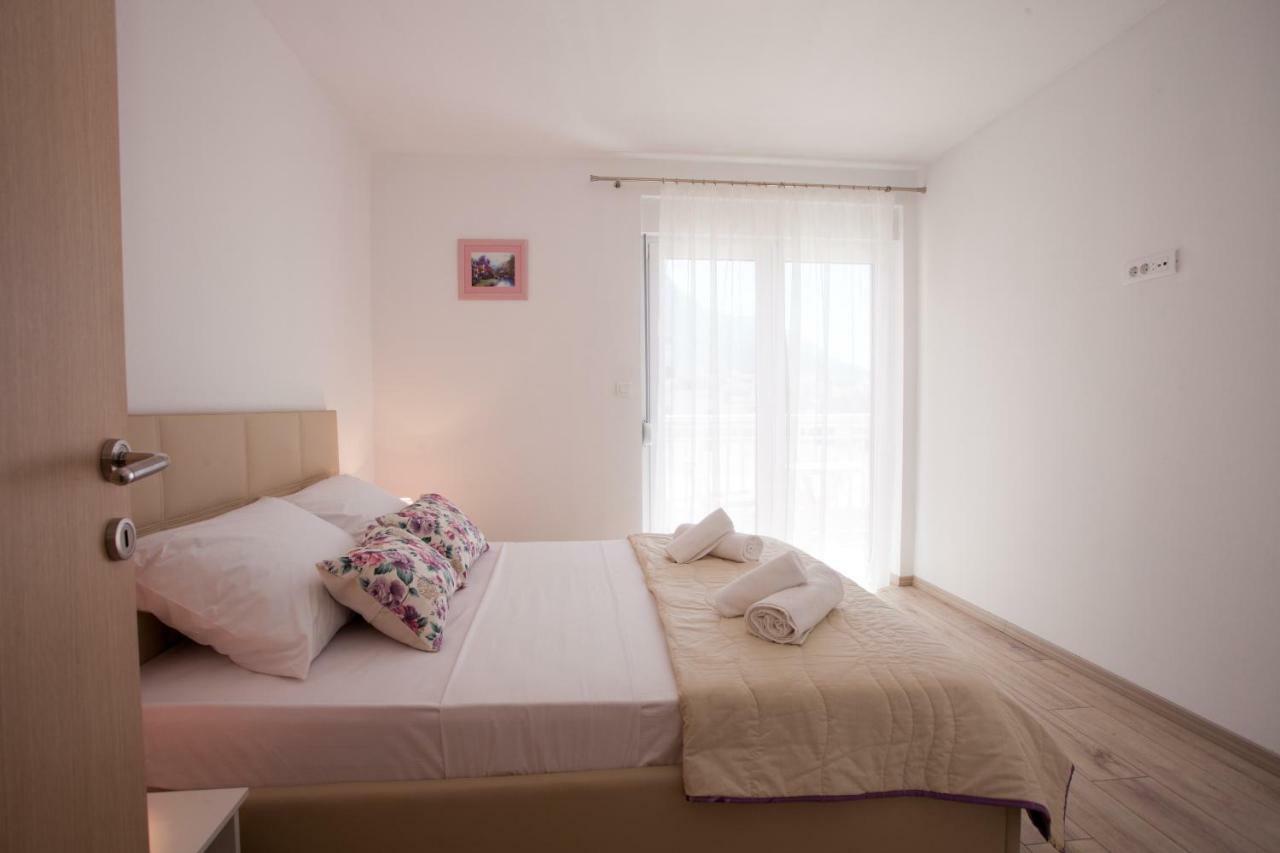 Apartments Mia 4&5 Baška Voda Екстериор снимка