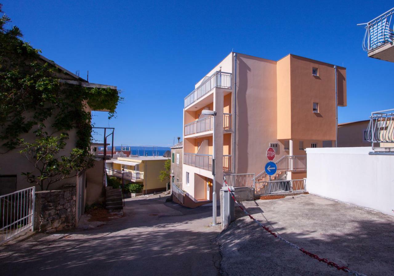 Apartments Mia 4&5 Baška Voda Екстериор снимка