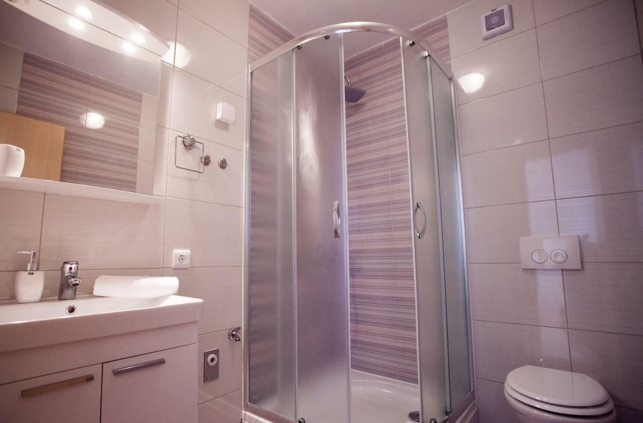 Apartments Mia 4&5 Baška Voda Екстериор снимка
