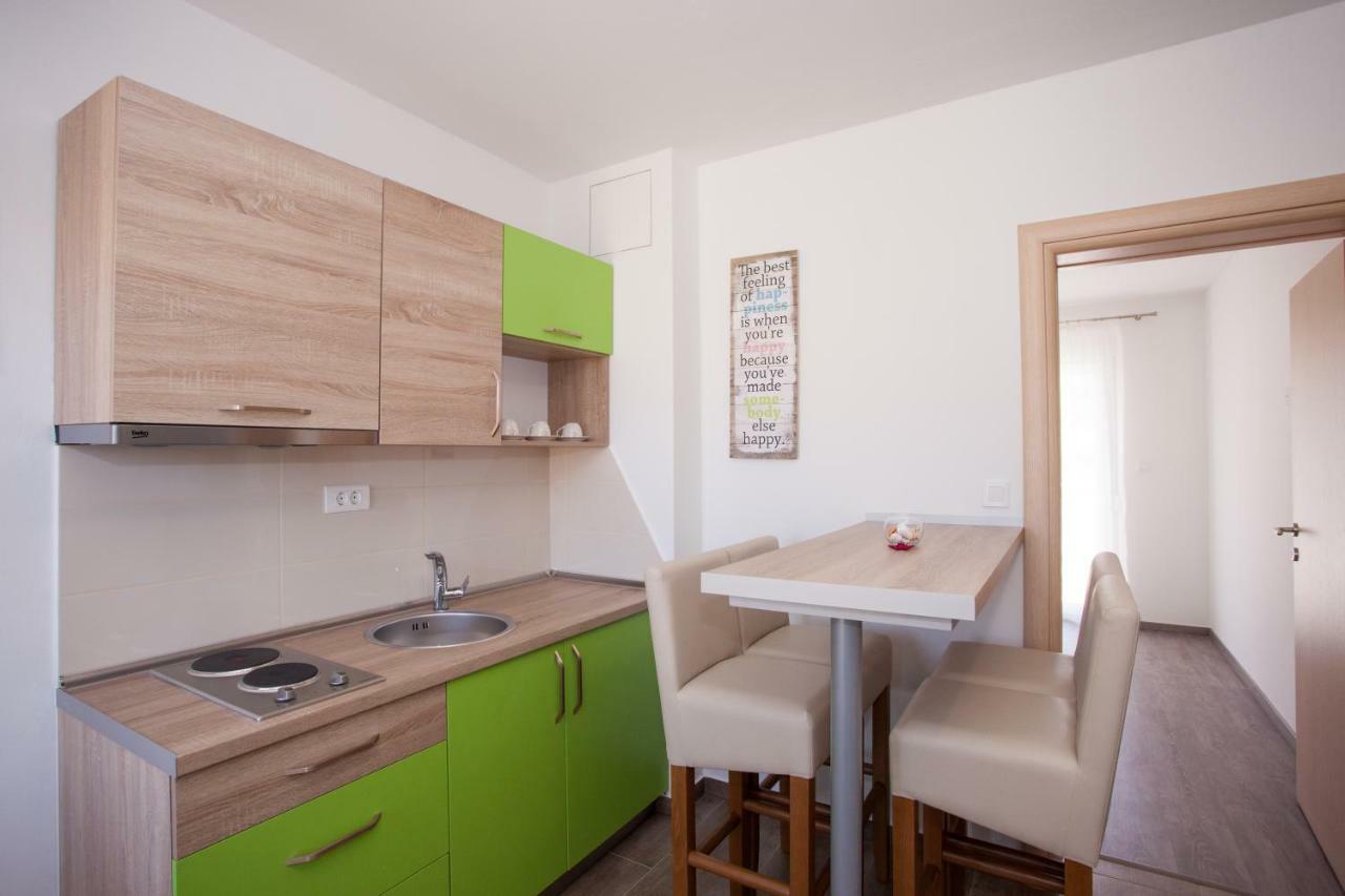 Apartments Mia 4&5 Baška Voda Екстериор снимка