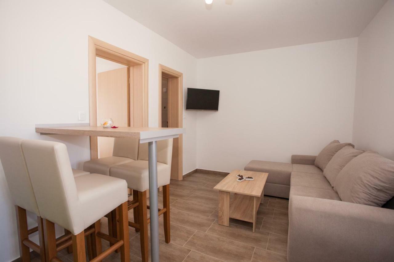 Apartments Mia 4&5 Baška Voda Екстериор снимка